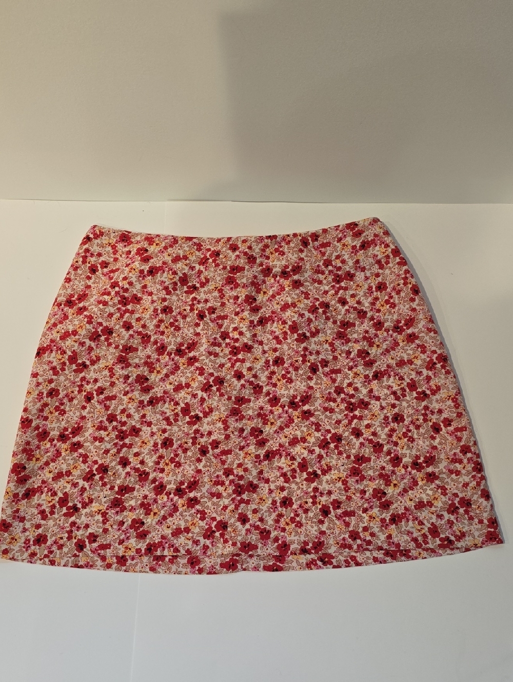 Dizaro Floral-Print Mini Skirt Featuring Red, Pink & Yellow Floral Pattern, Sz 1